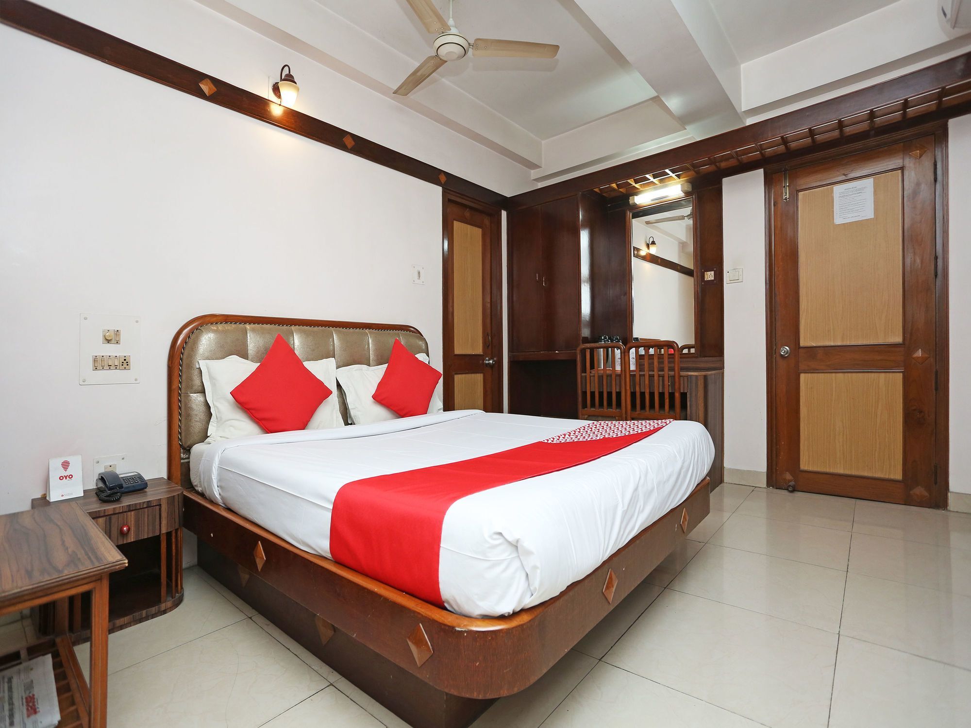 Hotel Amrit Regency 구와하티 외부 사진