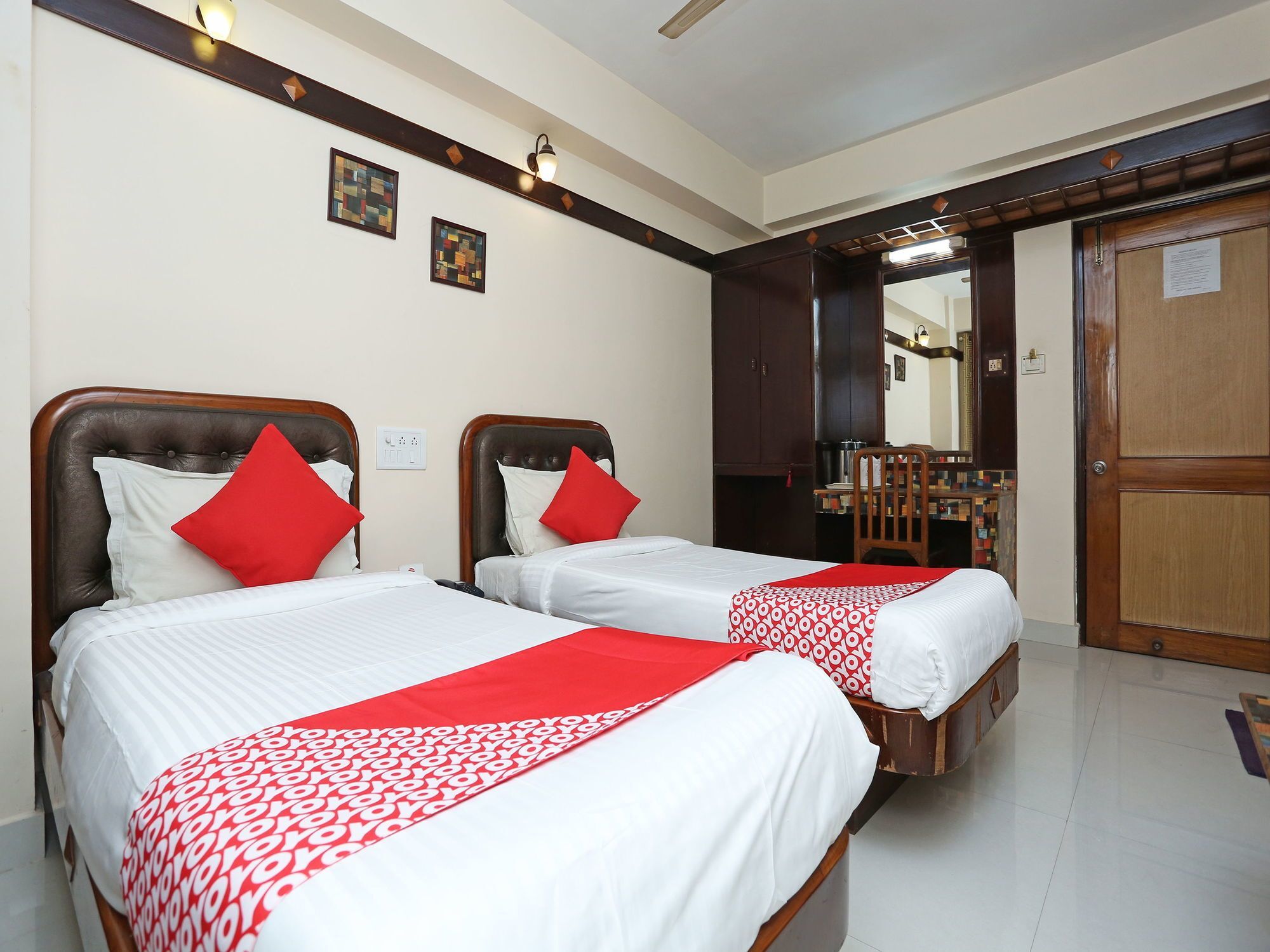 Hotel Amrit Regency 구와하티 외부 사진